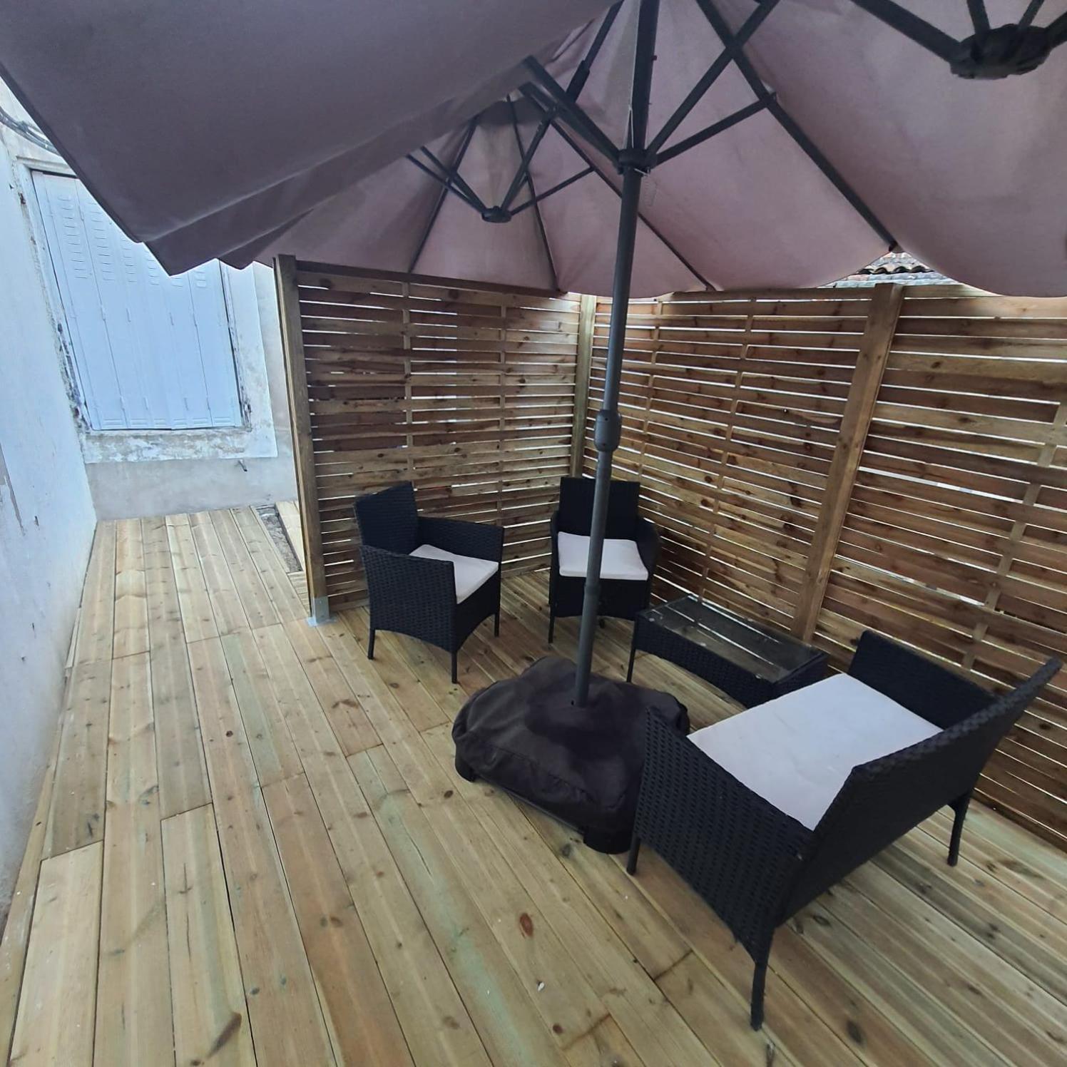 Jolie 2 Pieces Avec Terrasse Jusqu'a 5 Personnes Centre Nancy